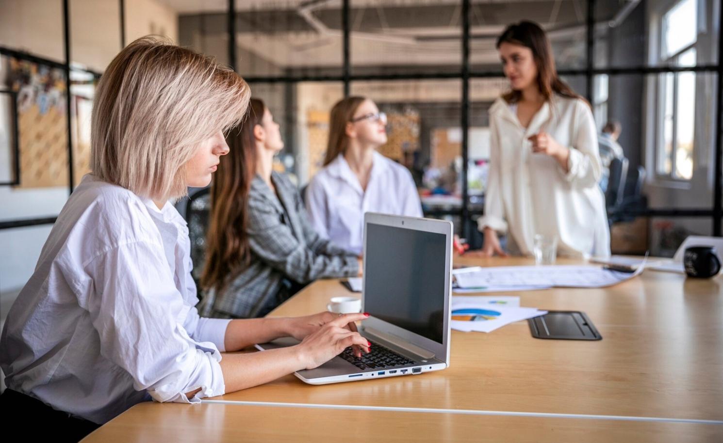 Professionelle Finanzberatung und Investment-Analyse